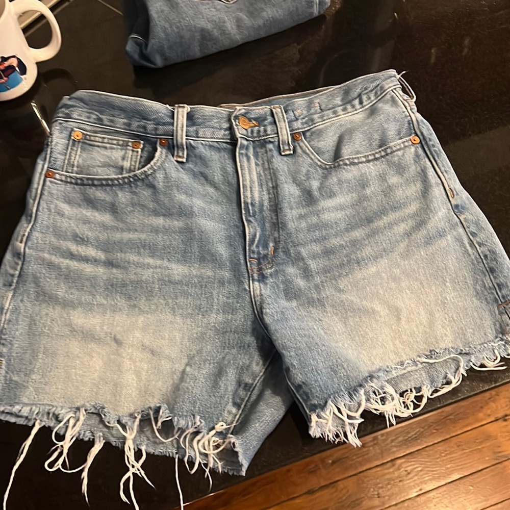 Madewell Relaxed Mid-Length Denim Shorts - size 29